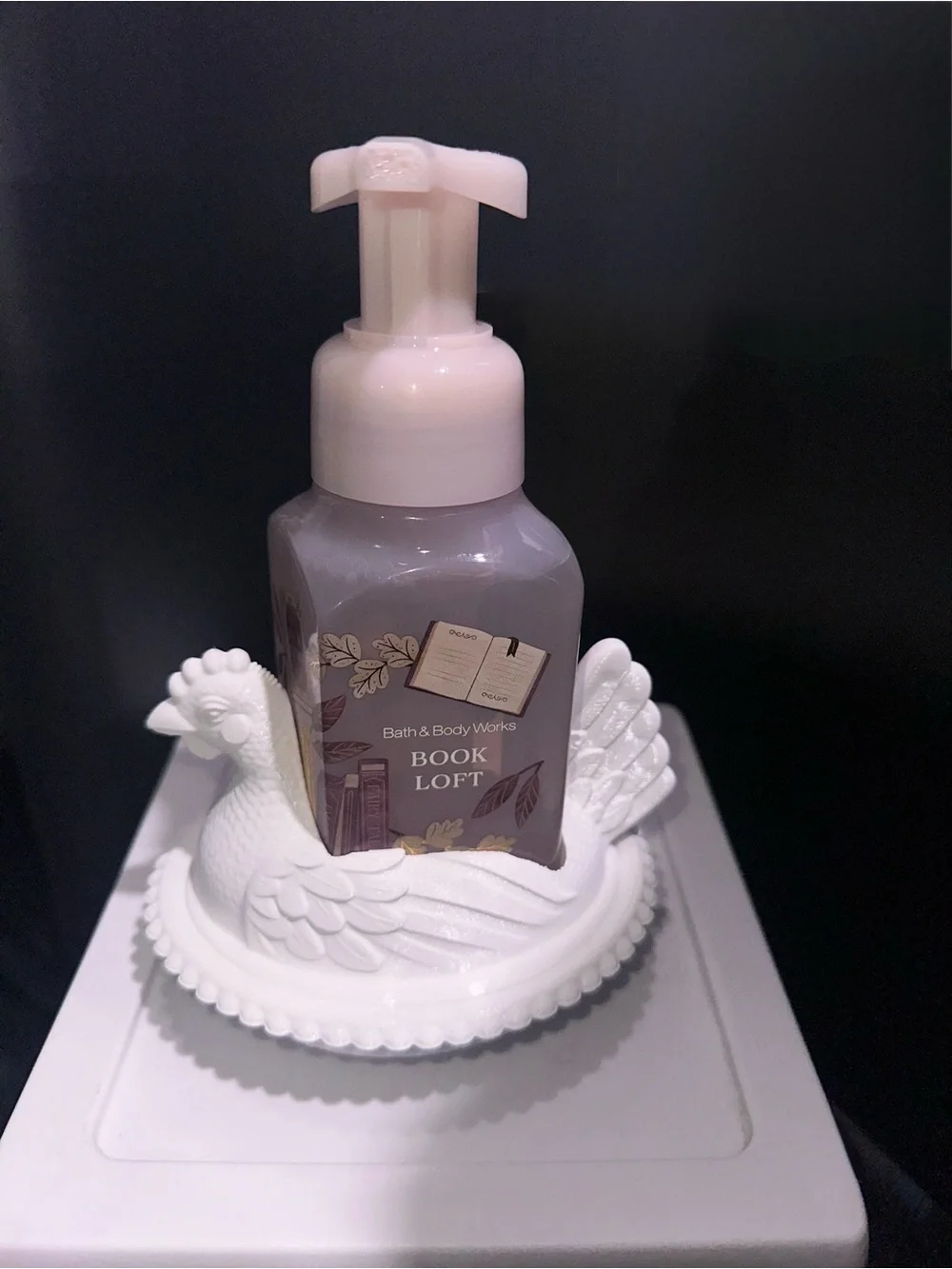 Bath & Body Works Pumpkin Apple Foaming Hand Soap - Red